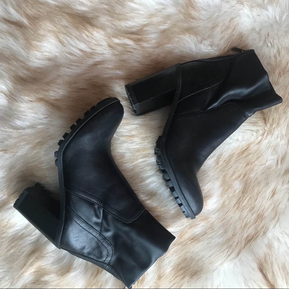 LIKE NEW Sam Edelman booties